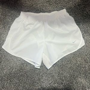 YOUTH LARGE NIKE DRI FIT SHORTS